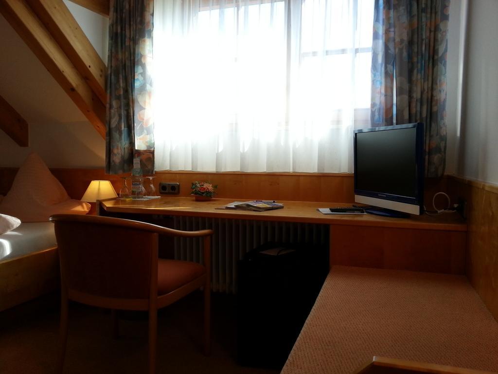 Hotel Seewirt Nonnenhorn Quarto foto